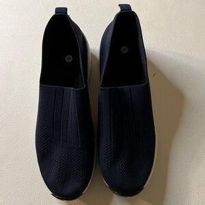 New Cilool Women's Slip On Sneakers Size 9 Womens. Nice! Lightweight